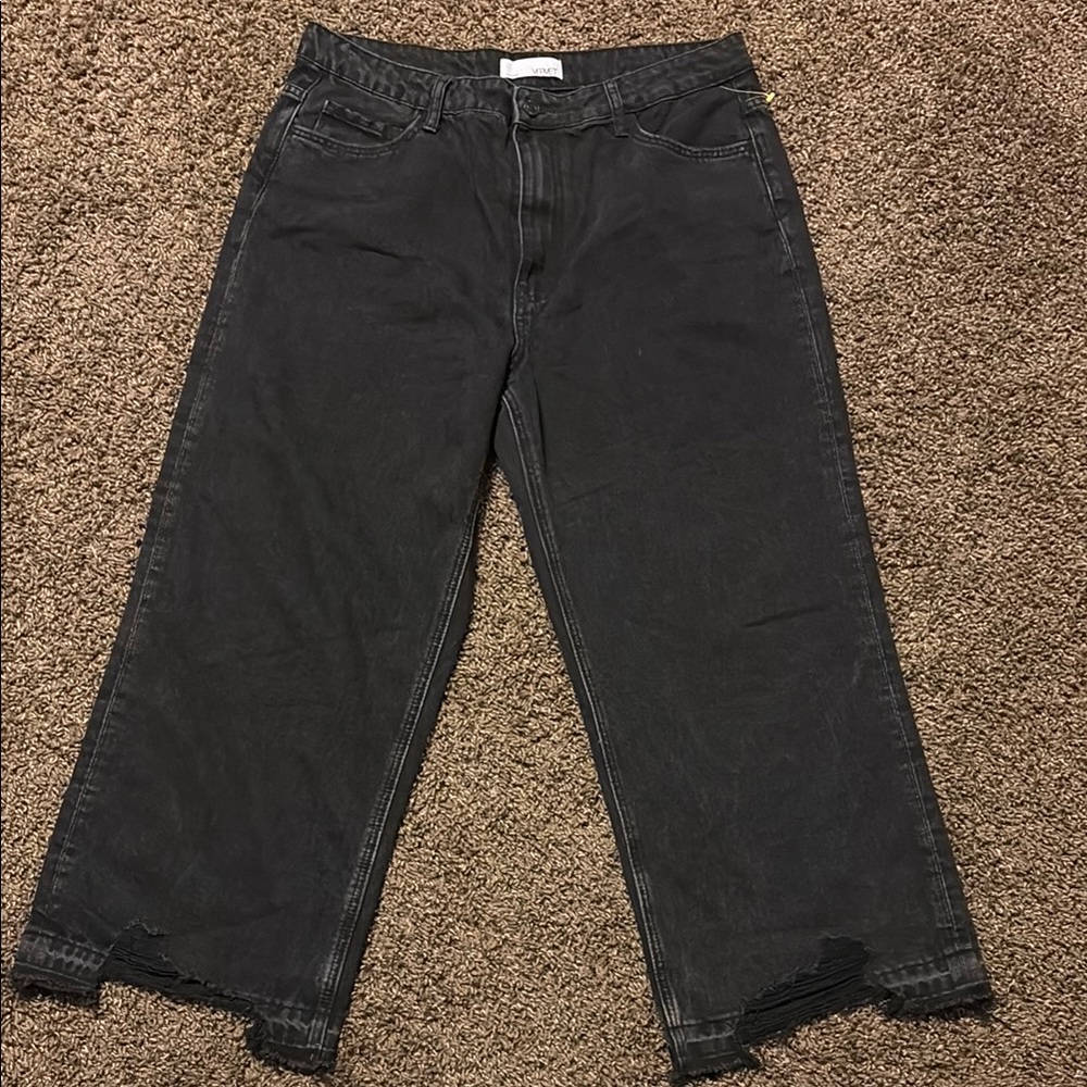 Black Cropped Wide-Leg Jeans with Raw Hem